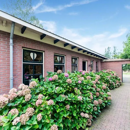 Beautiful In With Garden Apartamento Sint Maartensbrug