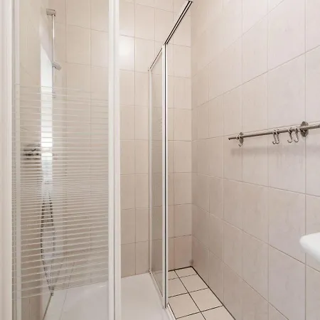 Apartamento Beautiful In With Garden *