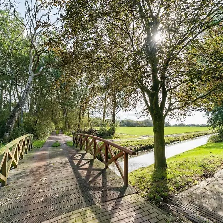 Apartamento Beautiful In With Garden Sint Maartensbrug