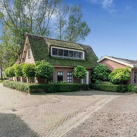 Apartamento Beautiful In With Garden Sint Maartensbrug